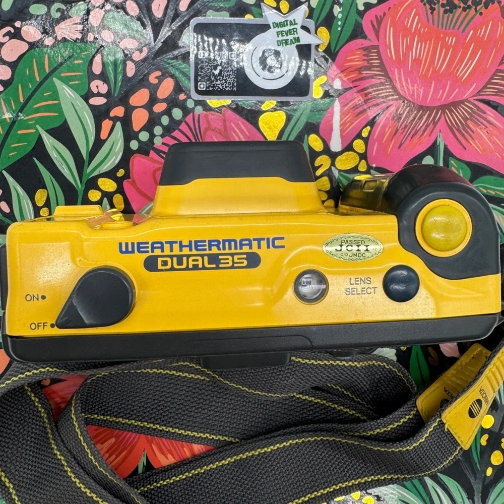 Minolta Weathermatic Dual 35 Yellow Waterproof 35mm Film Camera AF Vintage